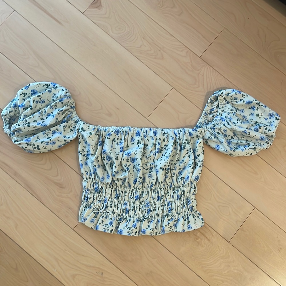 Abercrombie blue and green floral crop top size large